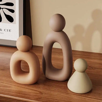 Simple Family Statue – Modern Nordic Resin Sculpture for Home